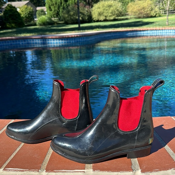 ☔️ Ralph Lauren Red and Black Tally Short Rainboots - Picture 2 of 7
